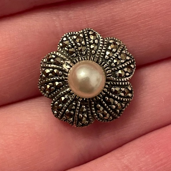 Vintage Flower Marcasite Faux Pearl Silver Stud Earrings - Picture 5 of 5